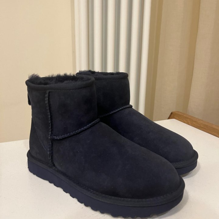 Ugg classic mini