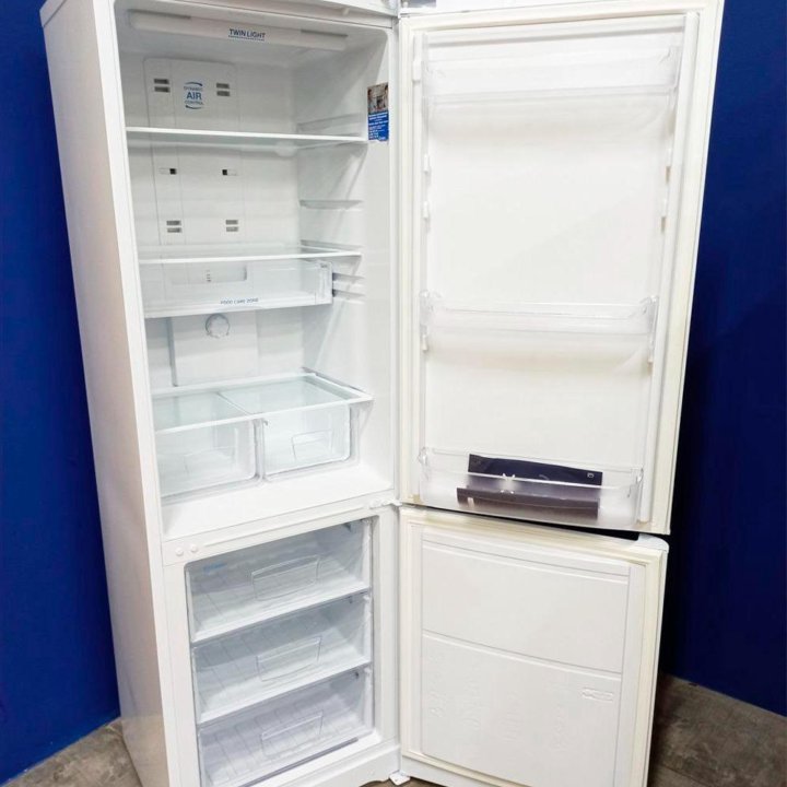 Холодильник Indesit! Как новый! Гарантия 1год!