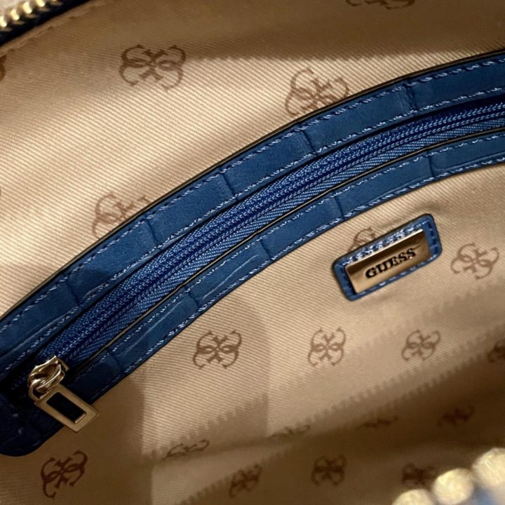 Сумка Guess