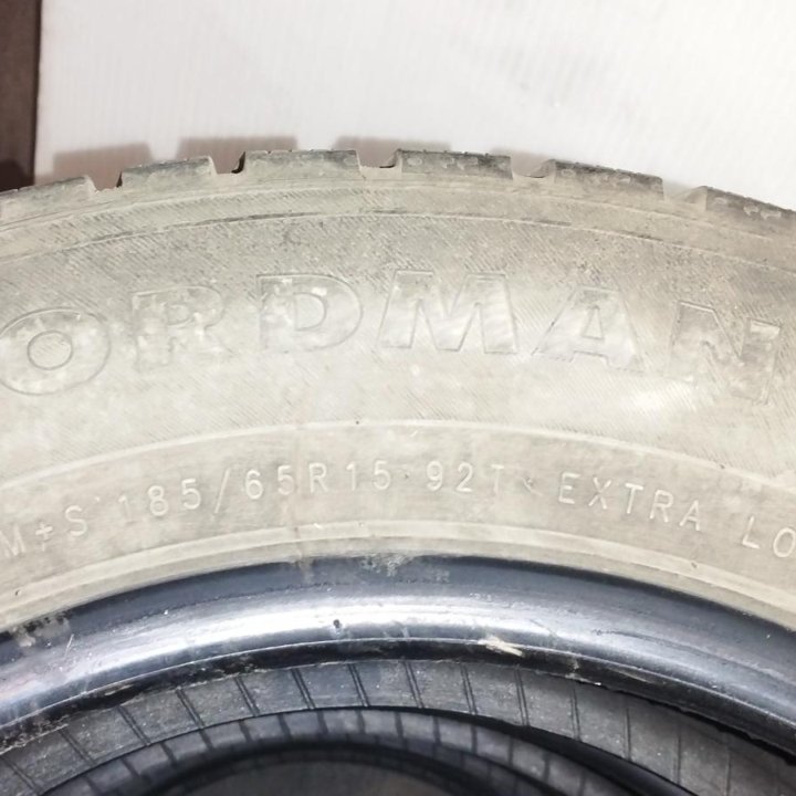 Зимняя резина Nokian Nordman 7 размер 185/65 r15.