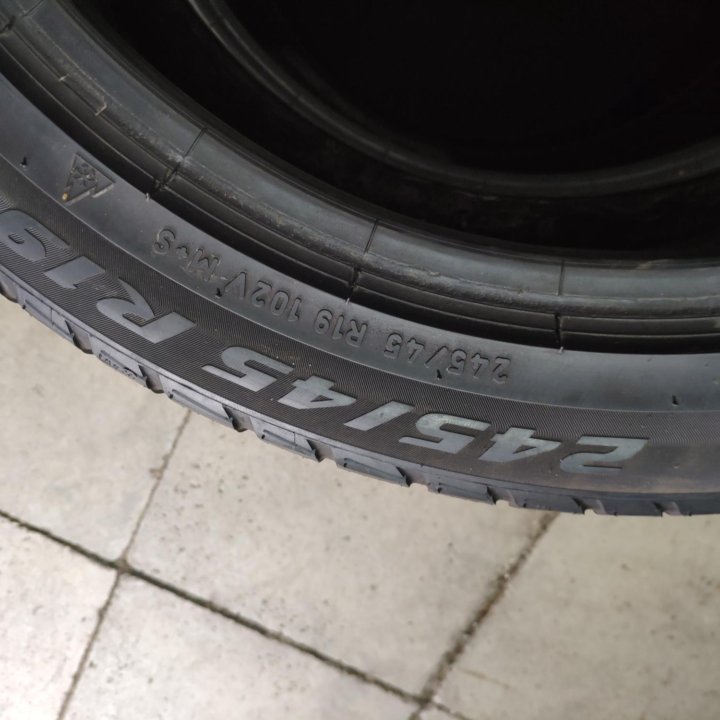 Pirelli 245/45/19 зима 3шт