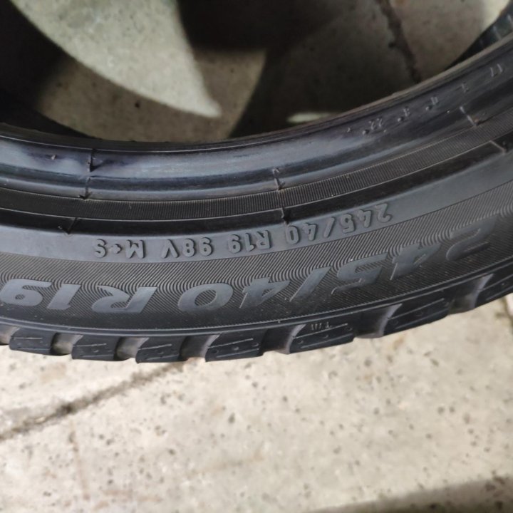 Pirelli 245/40/19 зима 1шт