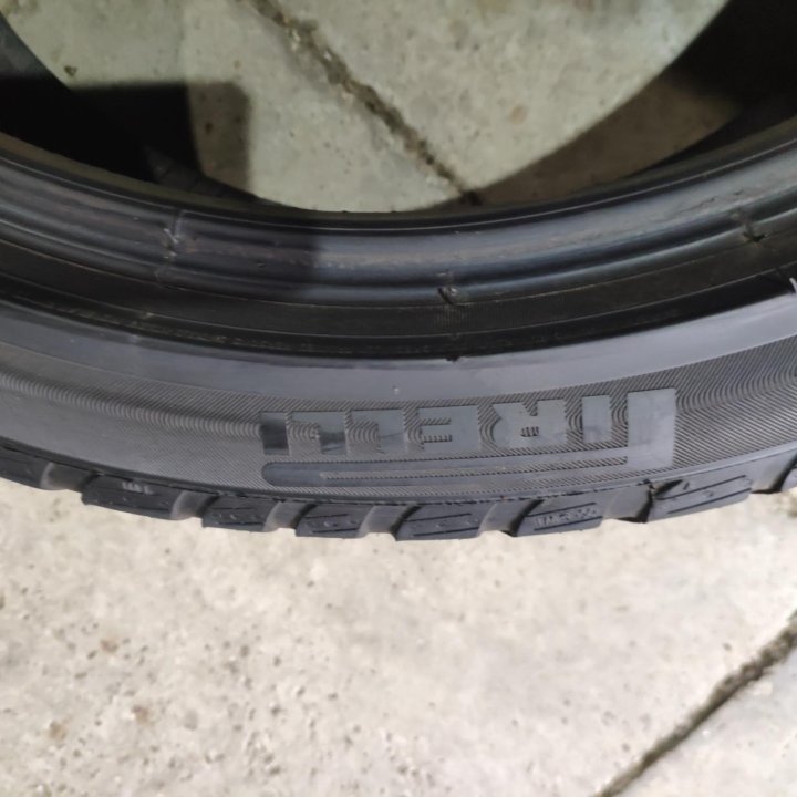 Pirelli 245/40/19 зима 1шт