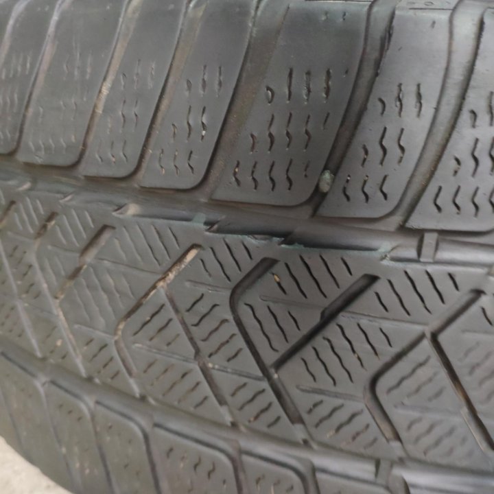 Pirelli 245/40/19 зима 1шт