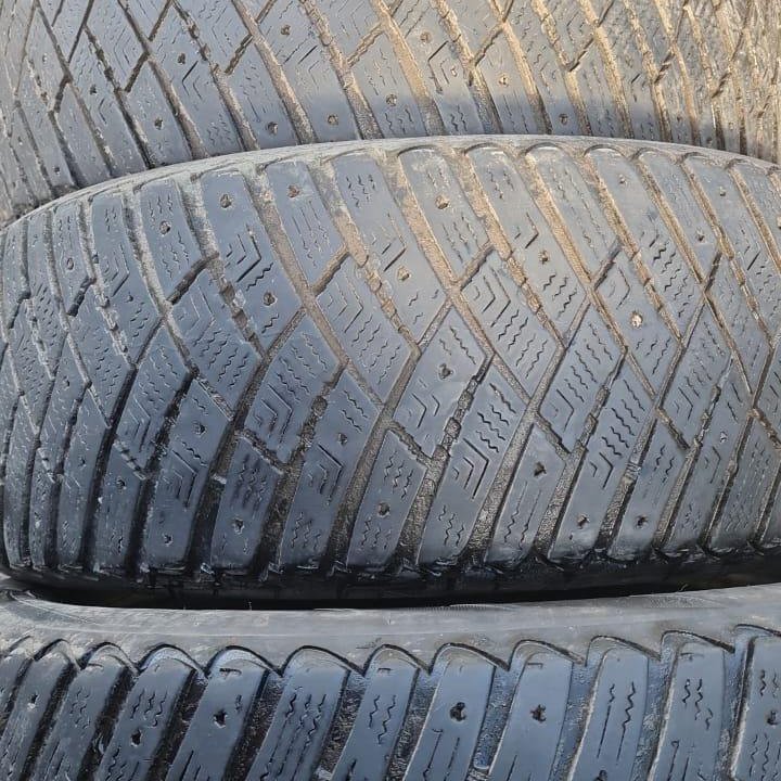 Шины зима липучка б-у Michelin 215-55R17 4-2-1шт