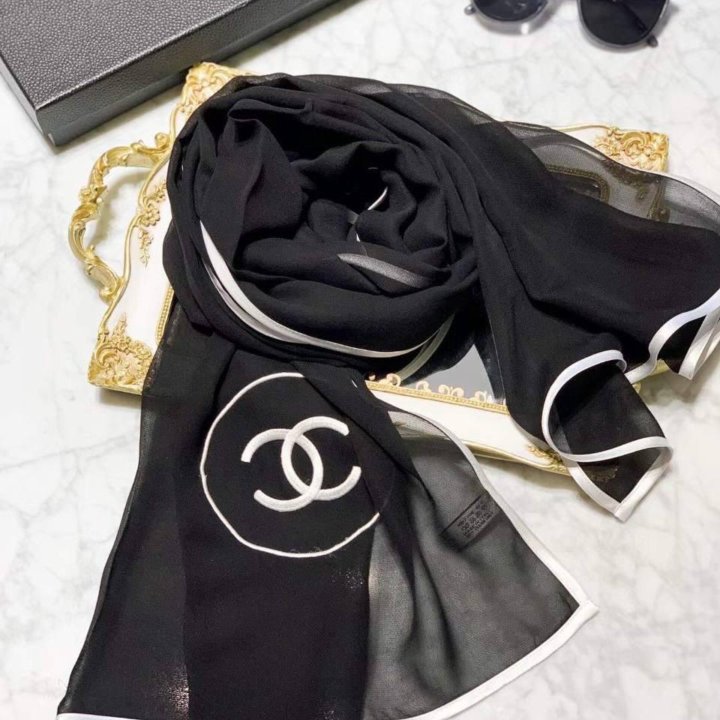 Палантины Chanel