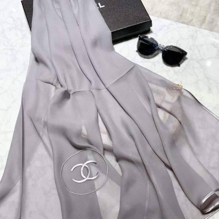 Палантины Chanel