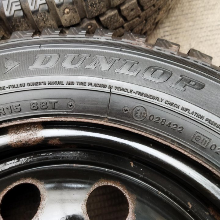 Dunlop winter isе 4 шт на штампах