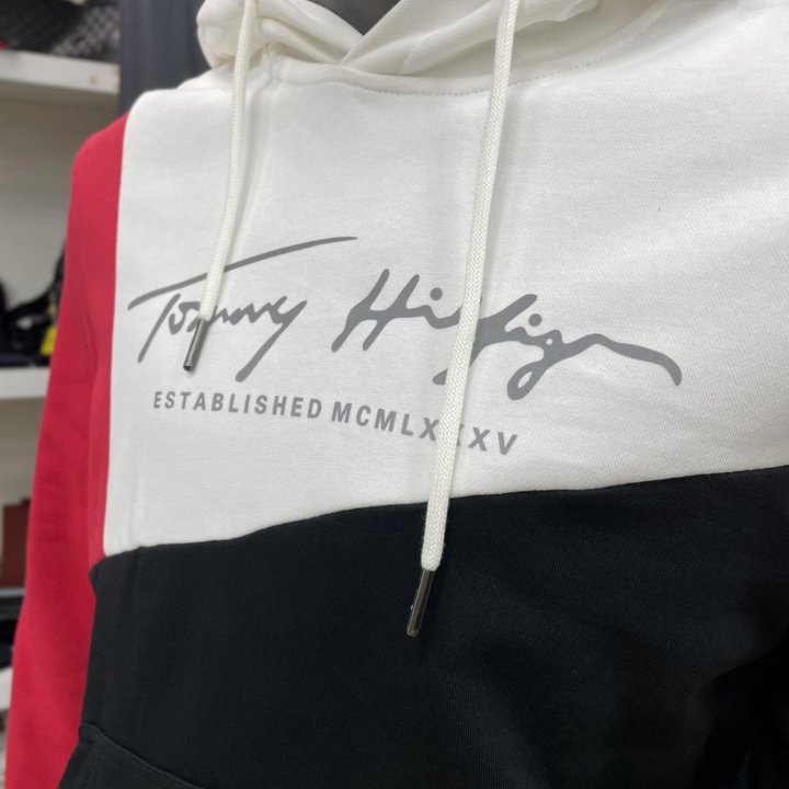 Толстовки Tommy Hilfiger