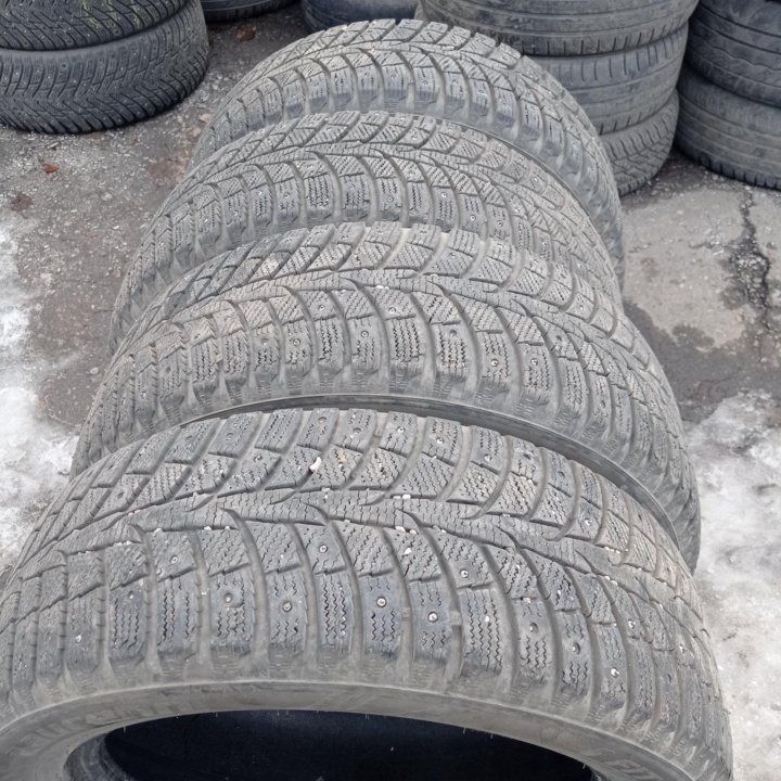 215/55 R17 Laufenn I FIT Ice