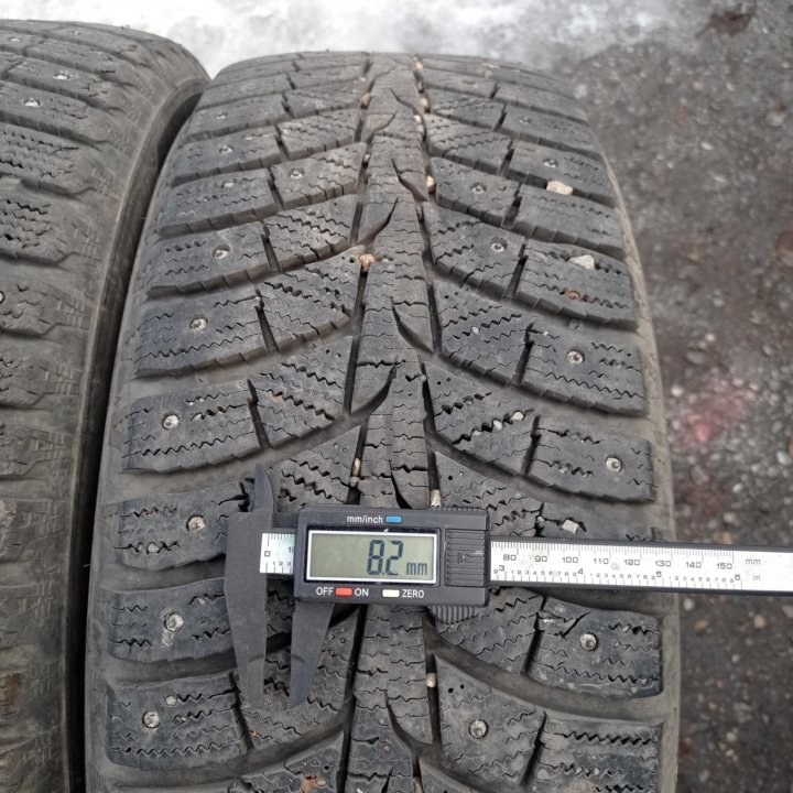 215/55 R17 Laufenn I FIT Ice