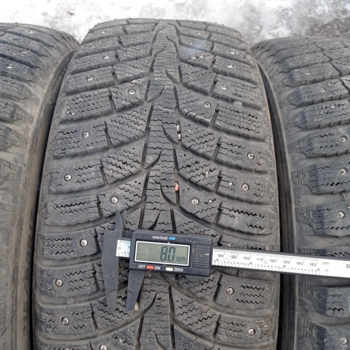 215/55 R17 Laufenn I FIT Ice