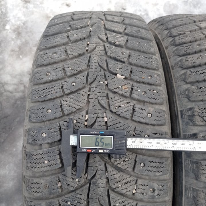 215/55 R17 Laufenn I FIT Ice