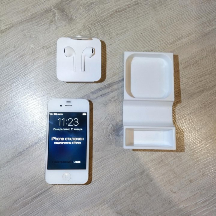 Apple техника. iPhone, airpods