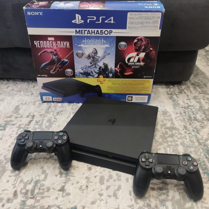 PS4 Slim 1Tb+2 джоя+куча игр