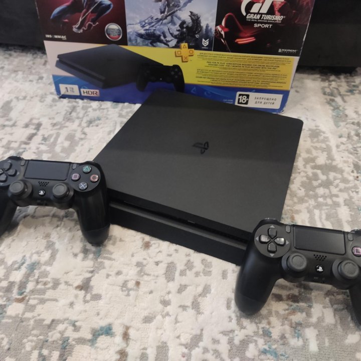 PS4 Slim 1Tb+2 джоя+куча игр