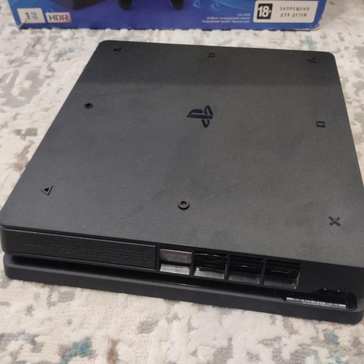 PS4 Slim 1Tb+2 джоя+куча игр