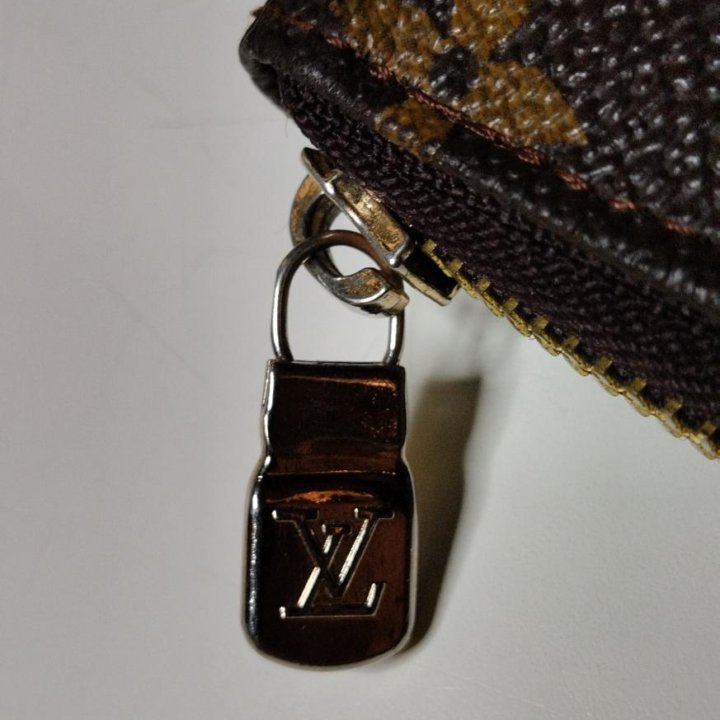 Кошелек Louis Vuitton