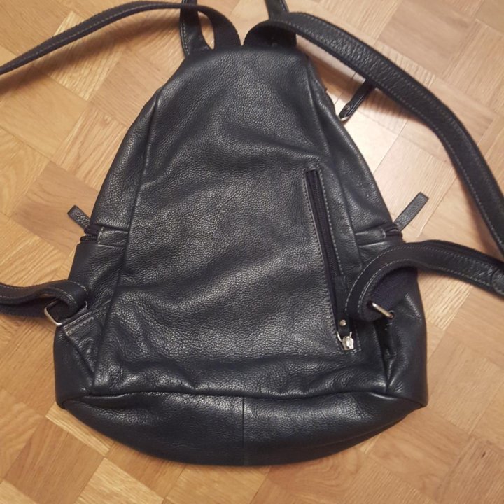 Кожаный рюкзак