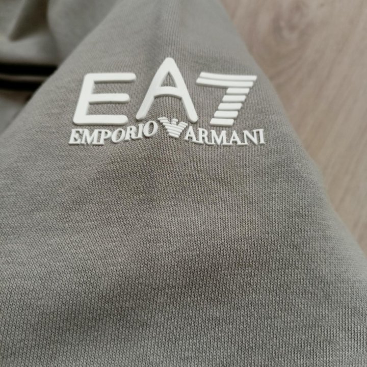 Свитшот Emporiо Armani р.S,M