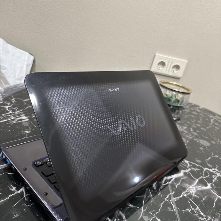 Яркий Sony Vaio VPCCA14 Core i5/4/500/1gb/14