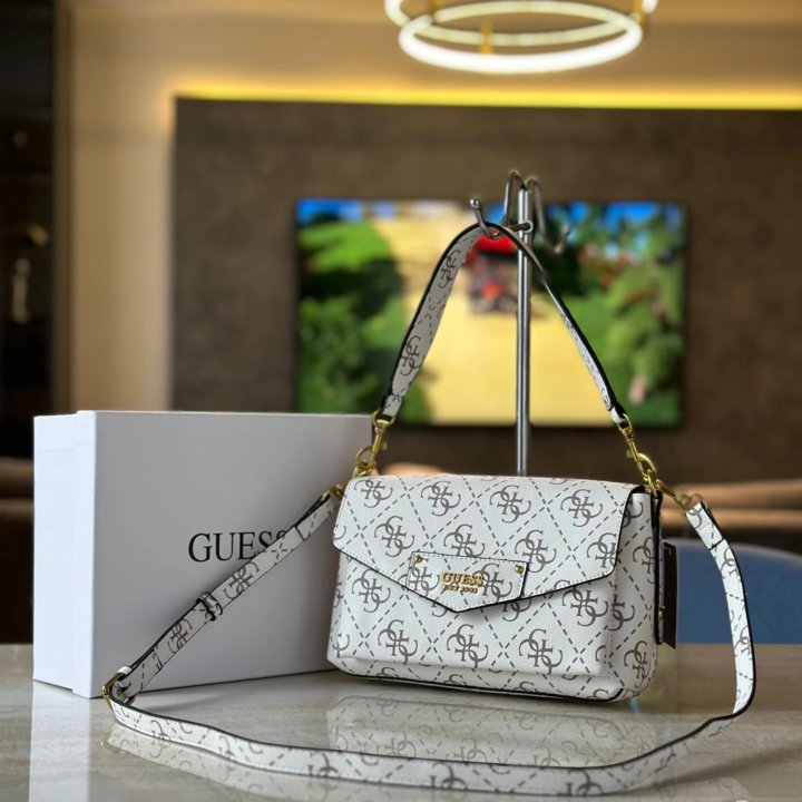 Сумки GUESS