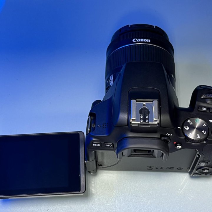 Зеркальный фотоаппарат Canon 250D Kit 18-55mm STM