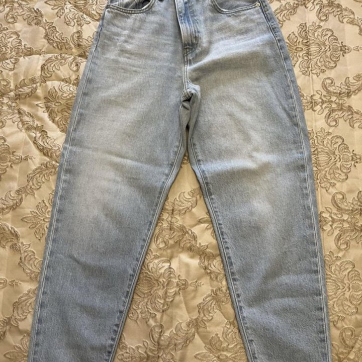 Джинсы Levi’s W26