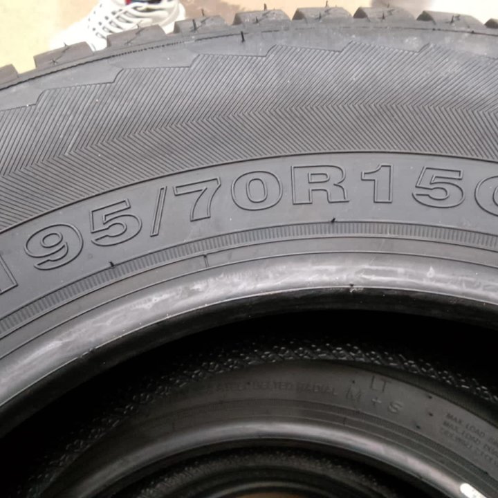 195/70 R15C 104/102R Wеstlаkе SW612 Зима