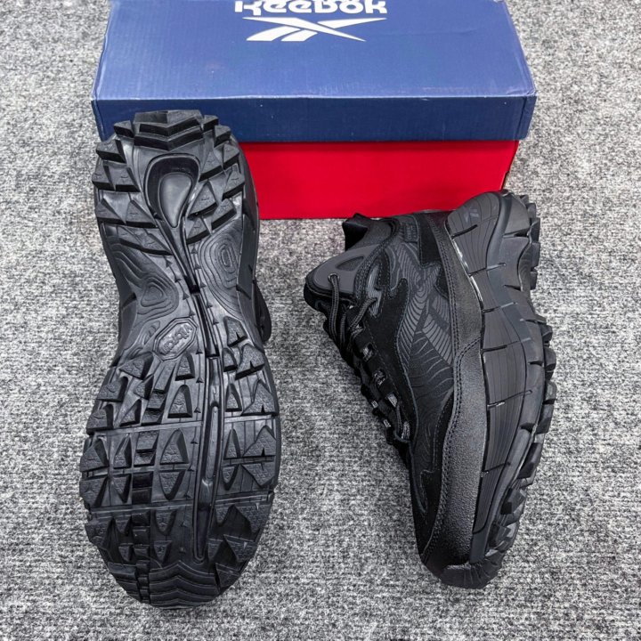 Кроссовки reebok zig зима