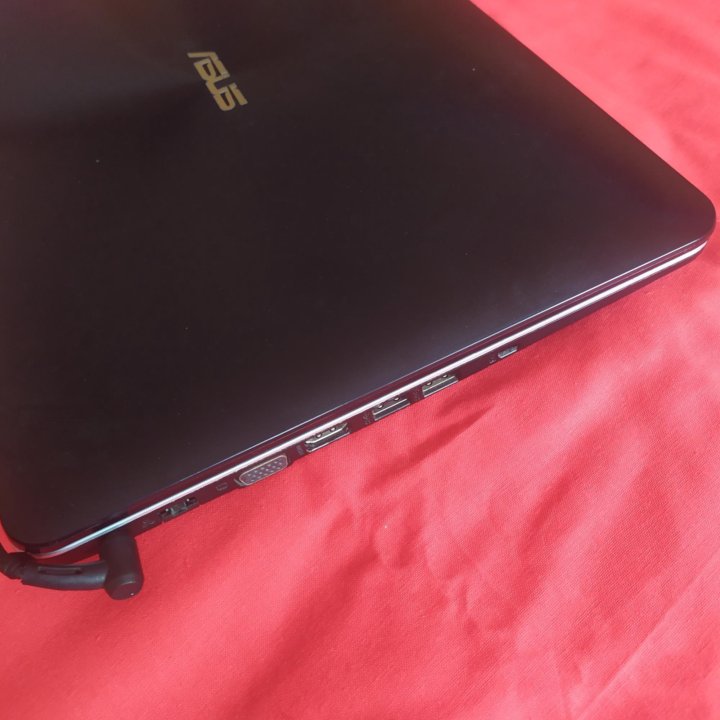 ASUS X555L