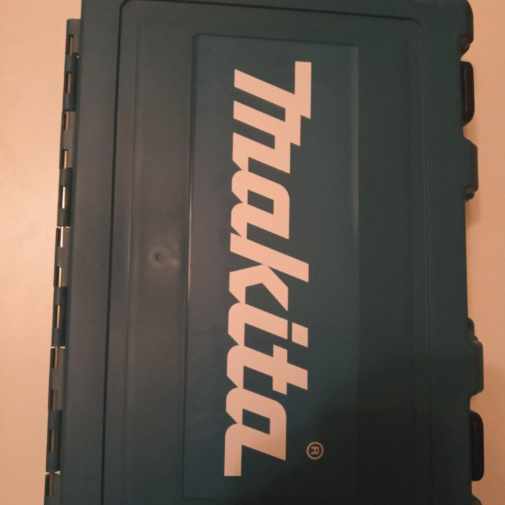 Перфоратор Makita