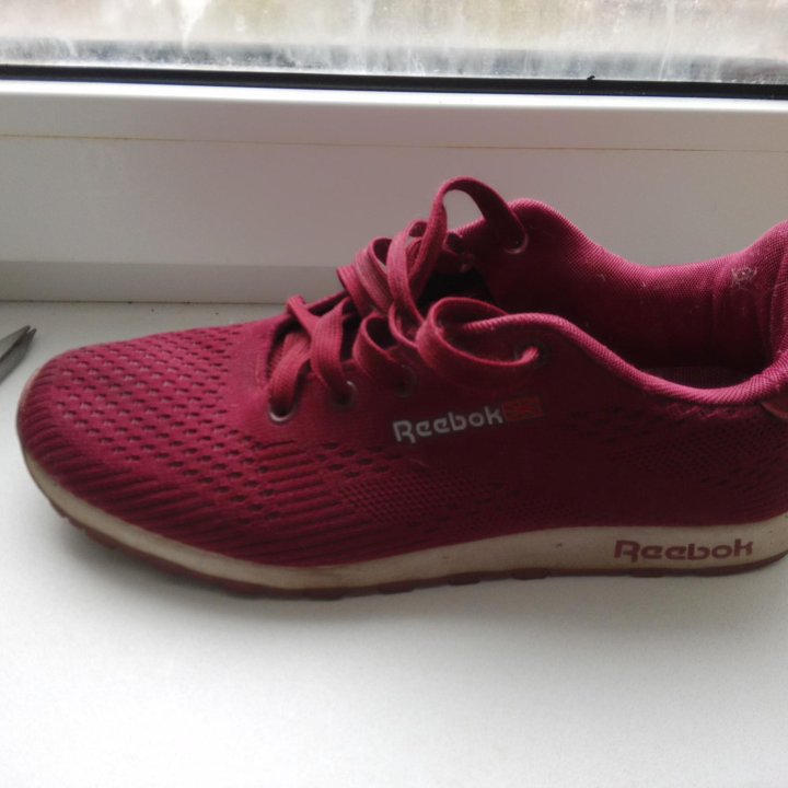 Кроссовки легкие reebok 39