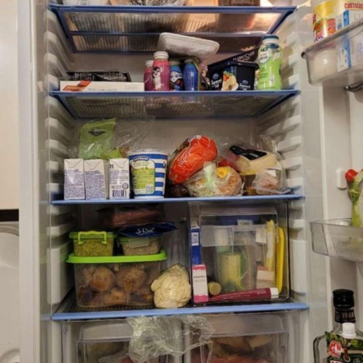 Холодильник двухкамерный Indesit CA 140G
