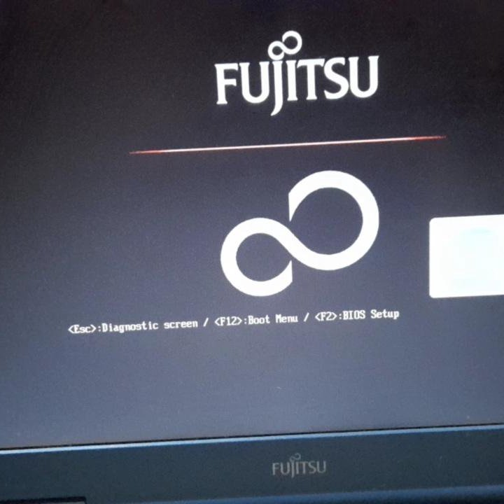 Ноутбук fujitsu япония незнаю что сним на запчасти