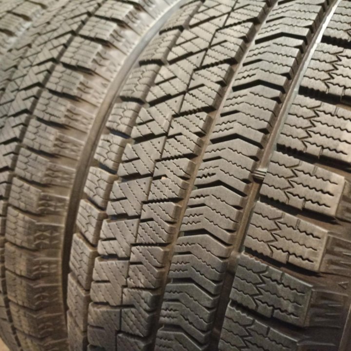 Bridgestone Blizzak VRX2 225/60 R17 пр-во япония