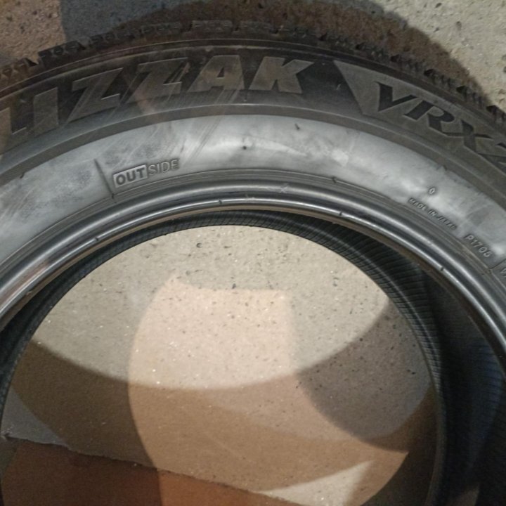 Bridgestone Blizzak VRX2 225/60 R17 пр-во япония