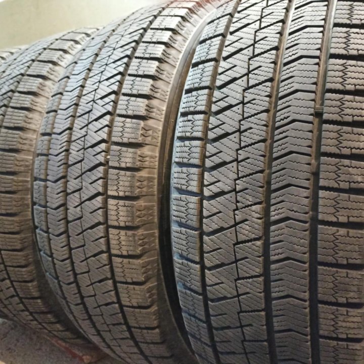 Bridgestone Blizzak VRX2 225/60 R17 пр-во япония