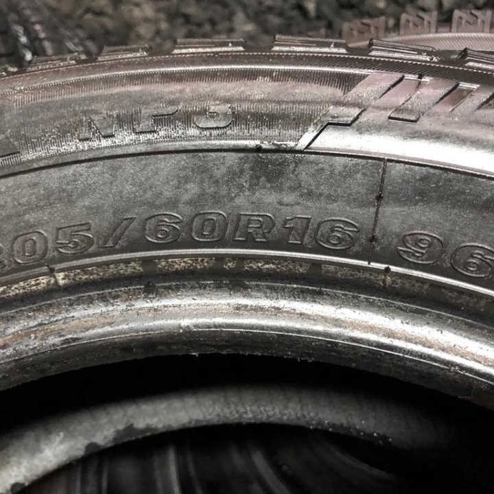 205/60/16 Maxxis ArcticTrekker NP3. 1шт