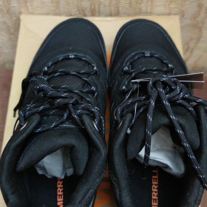 Ботинки Merrell.