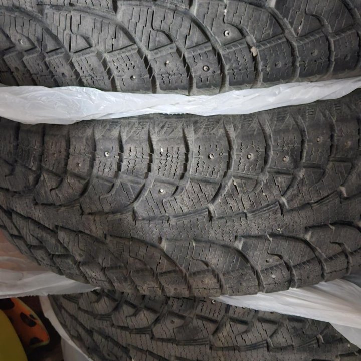 Шины зимние 225/60 R18 б/у