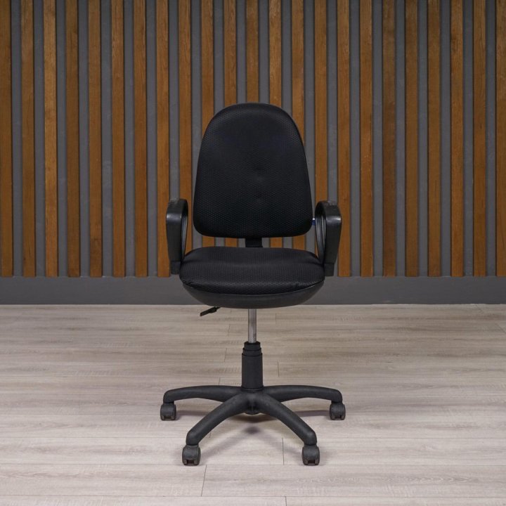Офисное кресло на колесиках Юпитер