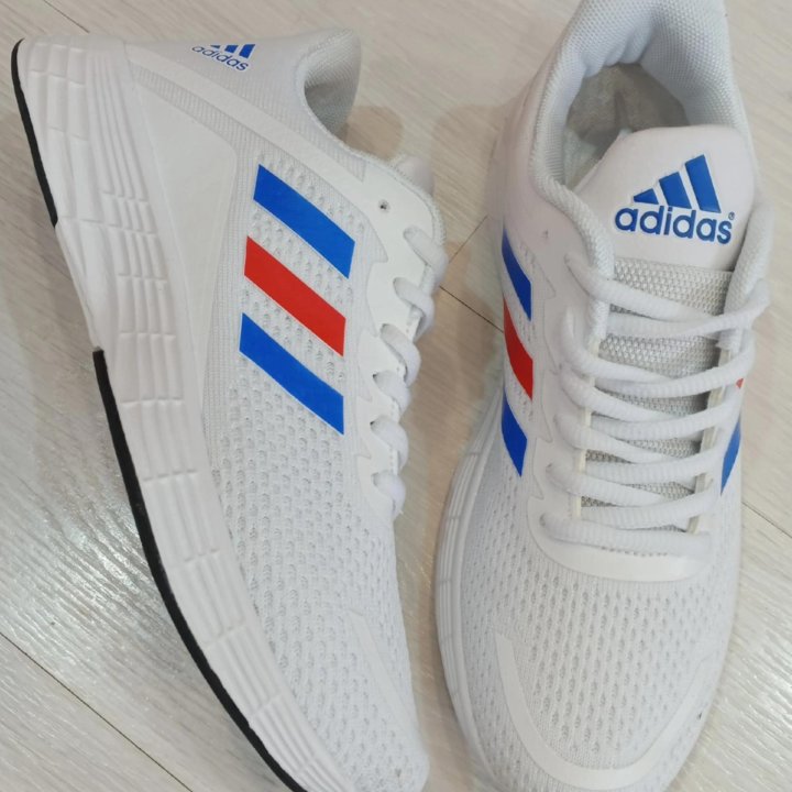 Кроссовки Adidas новые белые