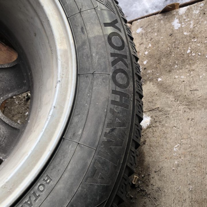 205/65 R15 шины зимние Йокогама 4шт