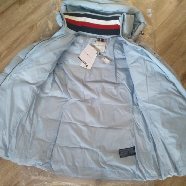 Пуховик Tommy Hilfiger L,XL Оригинал. Новый.