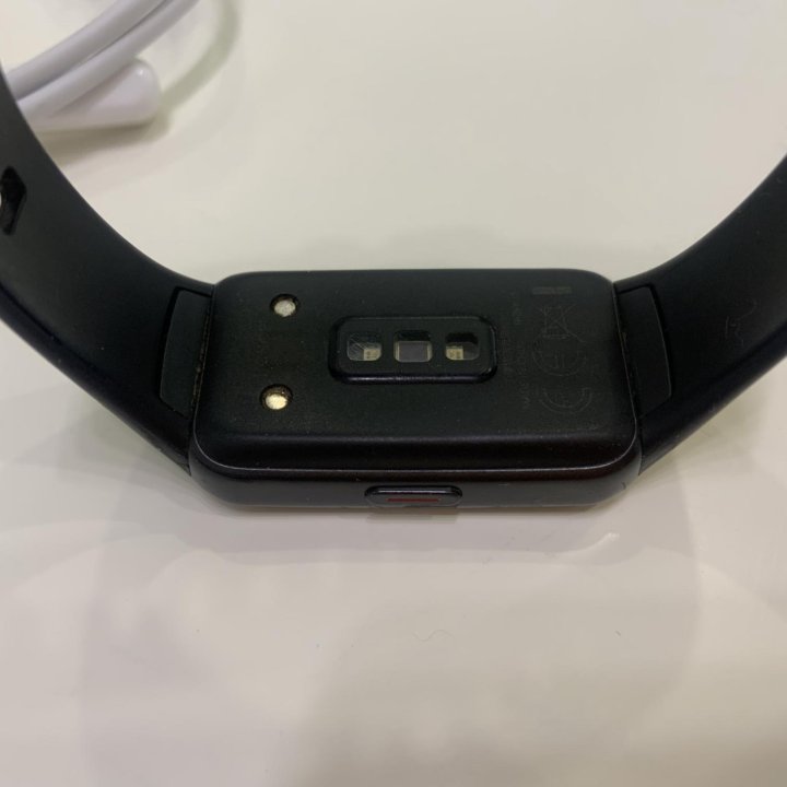 Смарт часы Honor Band 6