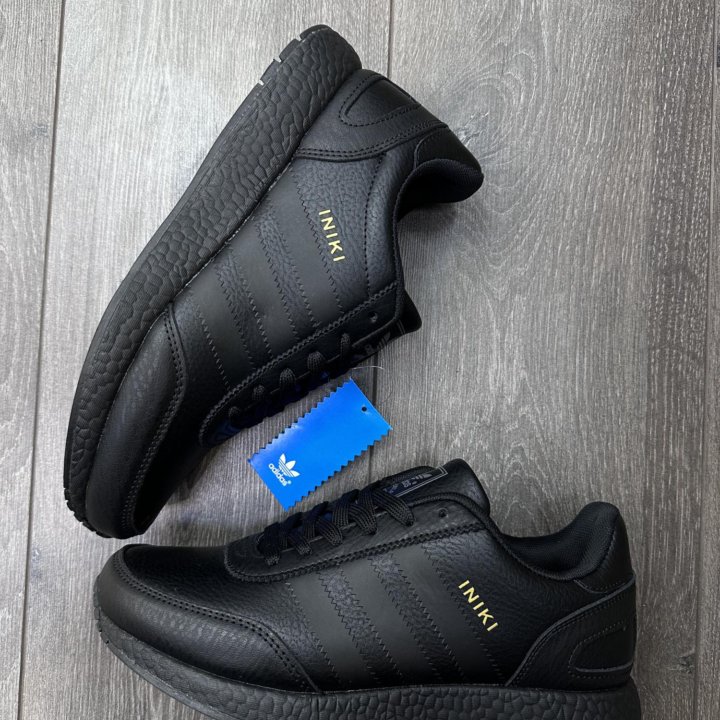 Кроссовки adidas iniki