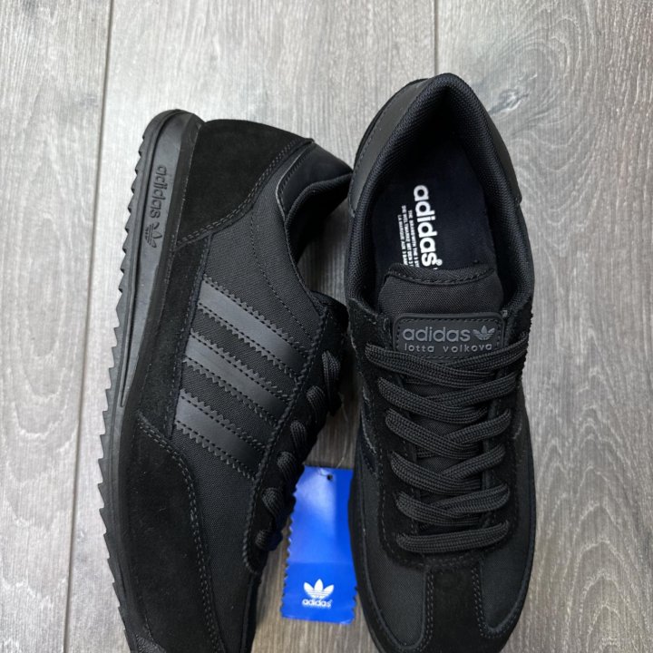 Кроссовки adidas