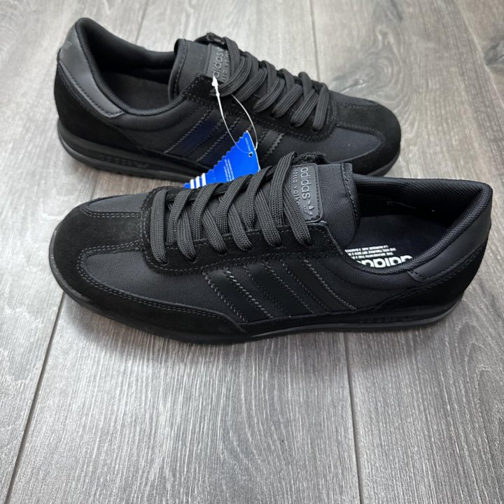 Кроссовки adidas