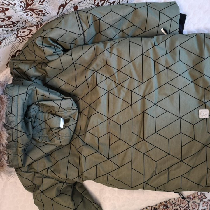 Продам новую зимнюю удлиненную куртку Crockid.